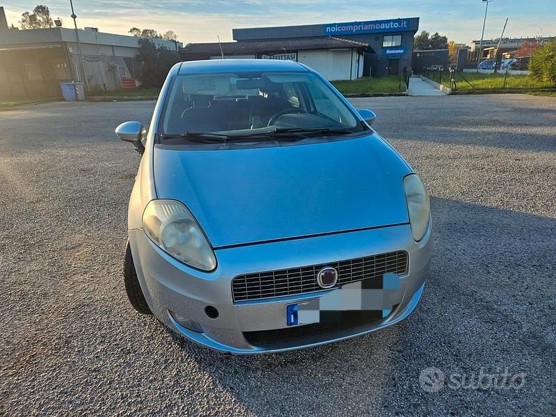 Grigio Usata 2008 Fiat Grande Punto Due volumi | 2100 € - Immagine 1/4