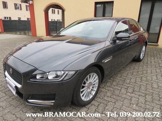 Usata Jaguar XF Pure 163 CV (119 kW) 2019 Grigio scuro Berlina