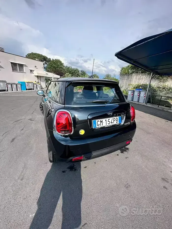 Usata Mini Cooper SE 75 kW (102 CV) 2023 Nero Utilitaria