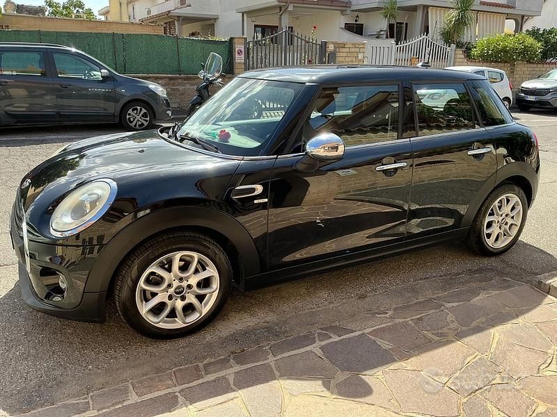 Usata Mini One D 102 CV (75 kW) 2017 Nero Utilitaria