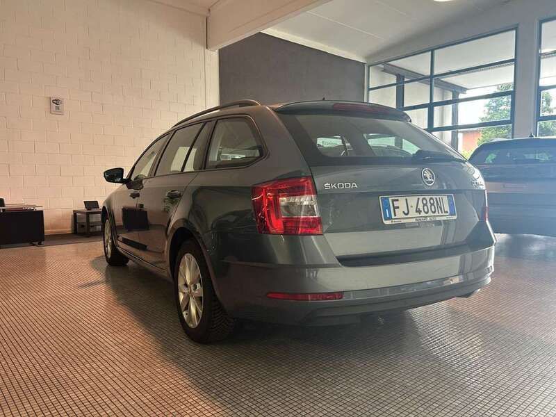Usata Skoda Octavia Executive 116 CV (85 kW) 2017 Grigio Station wagon