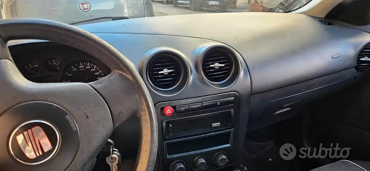 Usata Seat Ibiza 69 CV (50 kW) 2005 Grigio Utilitaria