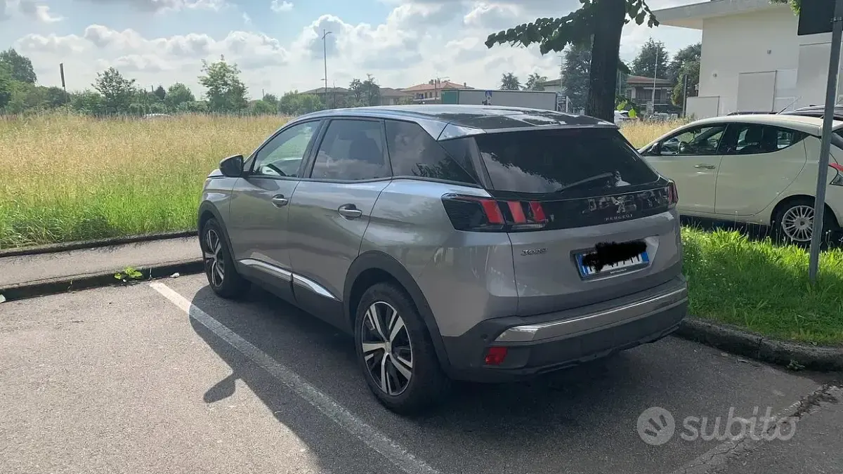 Usata Peugeot 3008 Allure 120 CV (88 kW) 2017 Grigio SUV