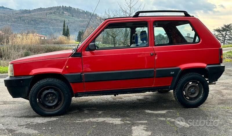 Usata Fiat Panda 4x4 45 CV (33 kW) 1991 Rosso Utilitaria
