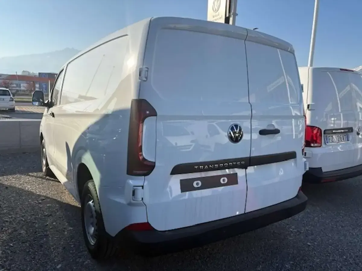 Nuova VW T7 150 CV (110 kW) 2026 Clear white Furgone