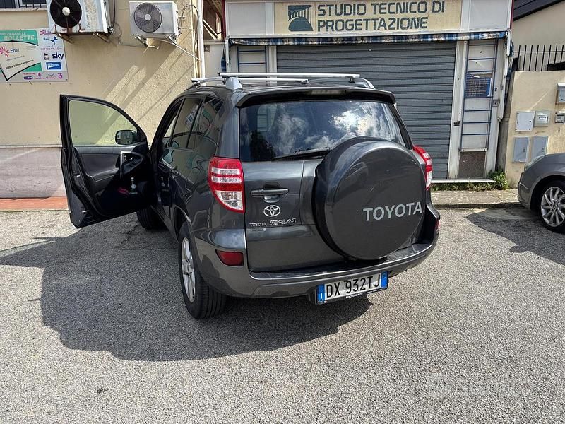 Usata Toyota RAV4 158 CV (116 kW) 2009 SUV
