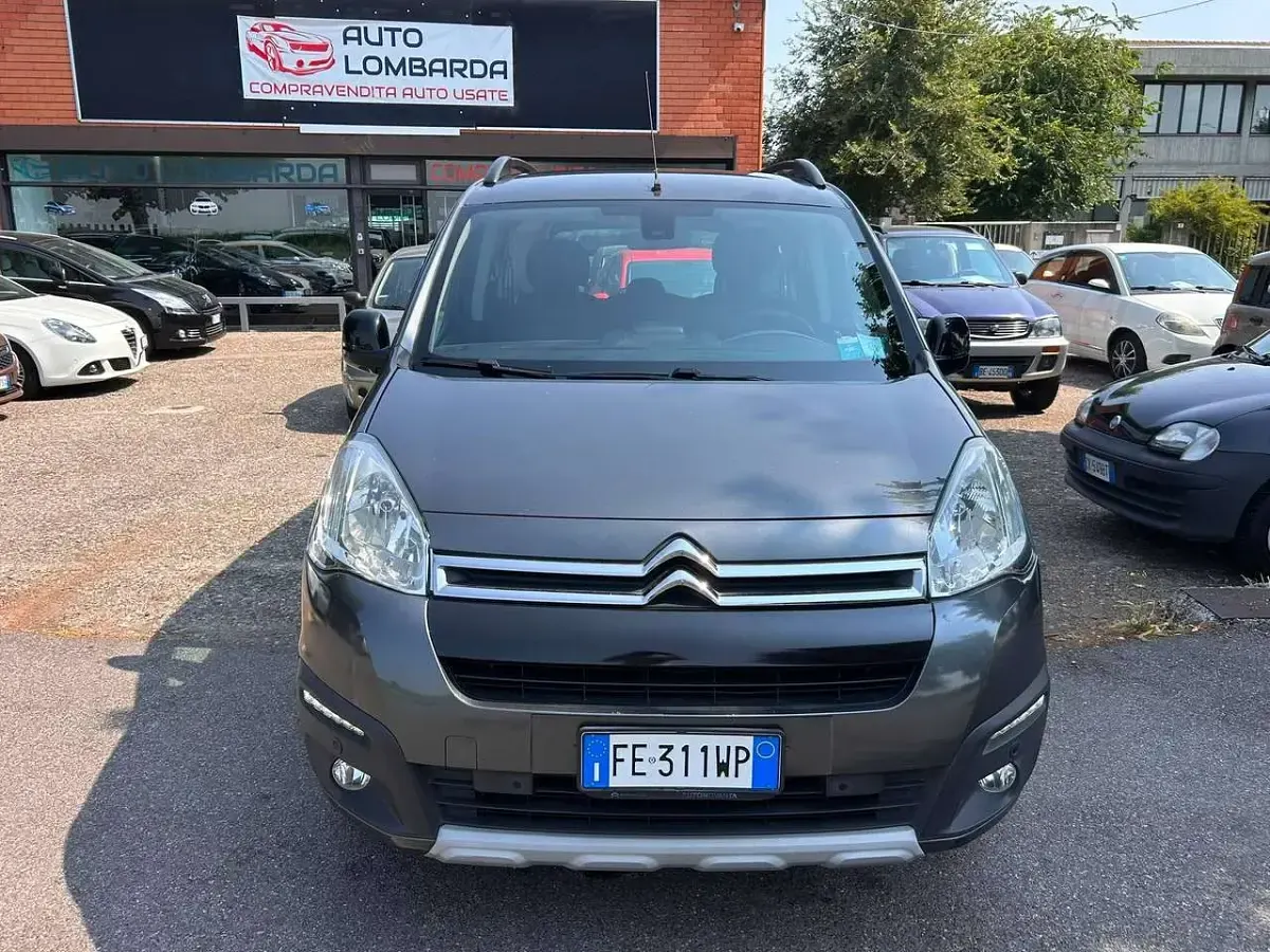 Usata Citroën Berlingo Feel 99 CV (72 kW) 2016 Grigio Monovolume