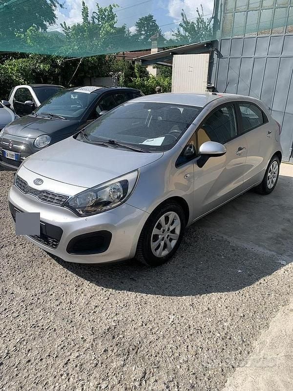 Usata Kia Rio 85 CV (62 kW) 2012 Berlina