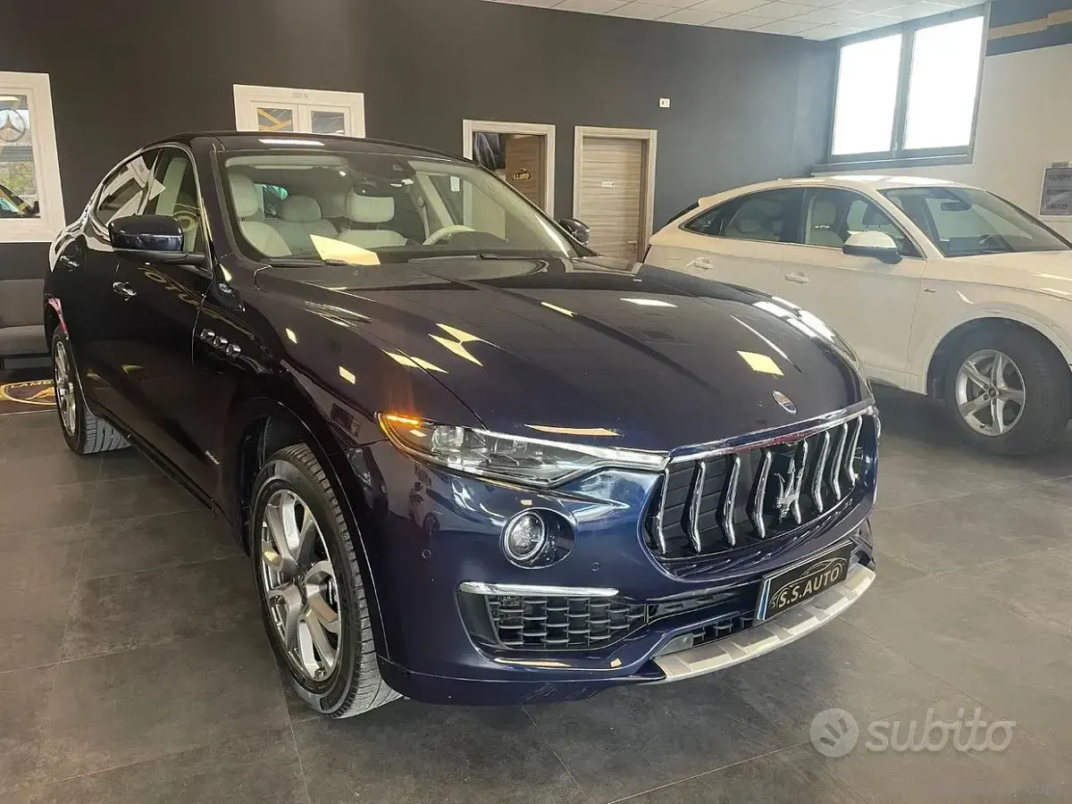 Usata Maserati Levante GranLusso 430 CV (316 kW) 2019 Blu/azzurro SUV