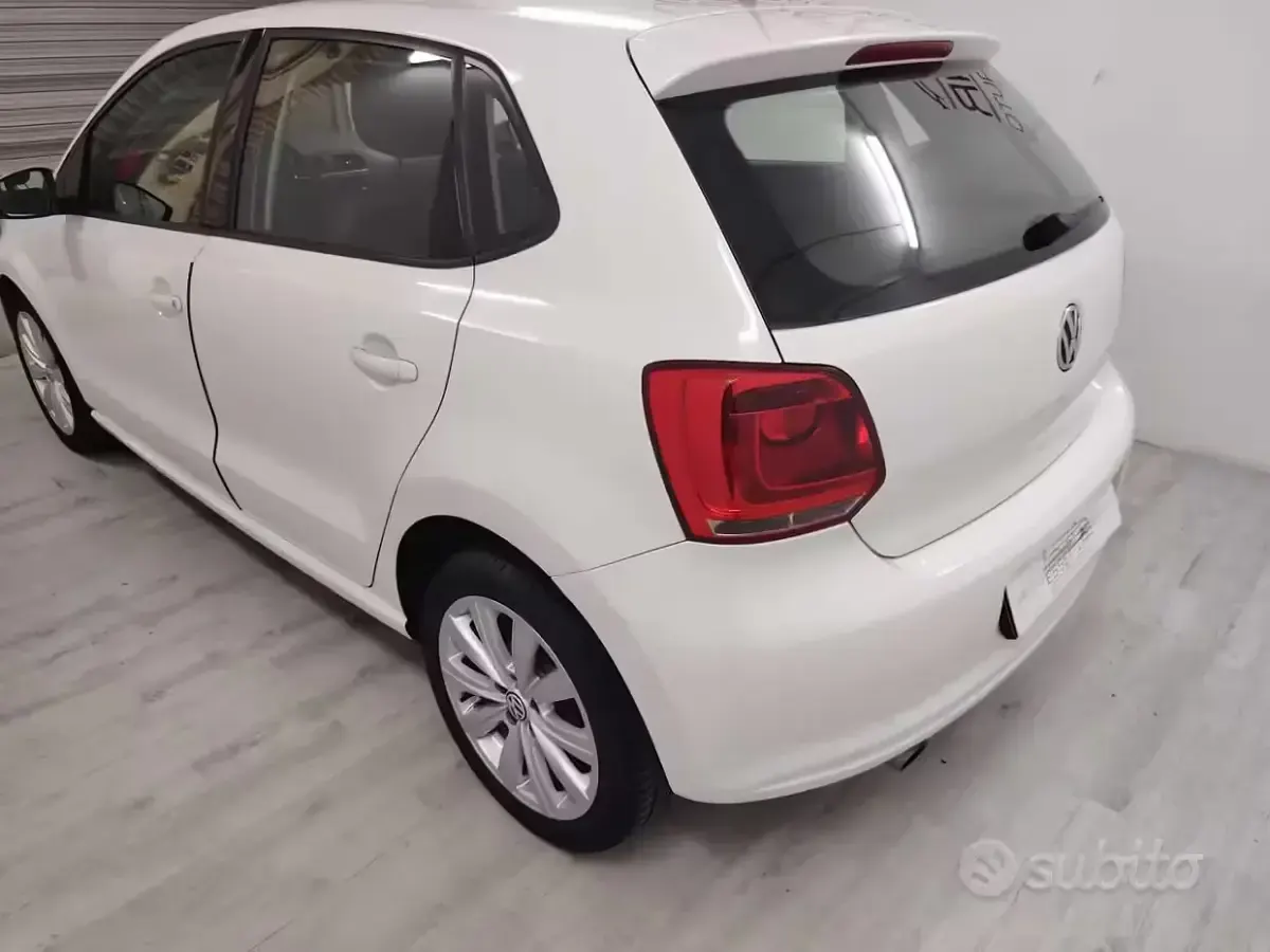 Usata VW Polo Trendline 60 CV (44 kW) 2012 Bianco Utilitaria