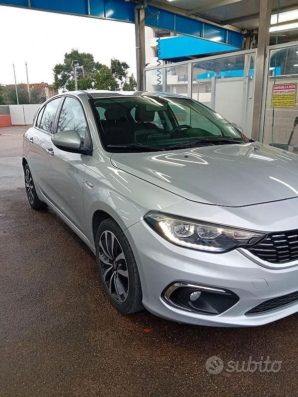 Usata Fiat Tipo Lounge 95 CV (69 kW) 2017 Grigio Berlina