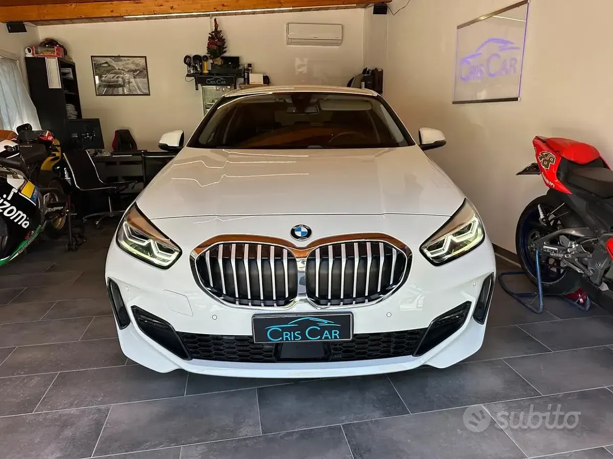 Usata BMW 118 M Sport 136 CV (100 kW) 2021 Bianco Utilitaria