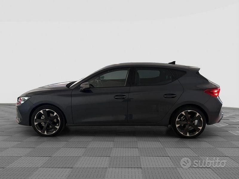 Usata Cupra Leon 150 CV (110 kW) 2025 Grigio Berlina