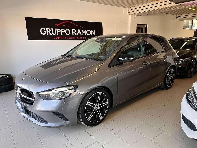 Usata Mercedes B180 Advanced Plus 116 CV (85 kW) 2023 Grigio montagna Monovolume