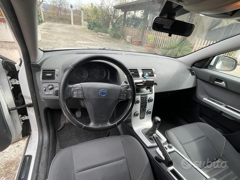 Usata Volvo V50 109 CV (80 kW) 2011 Bianco Station wagon