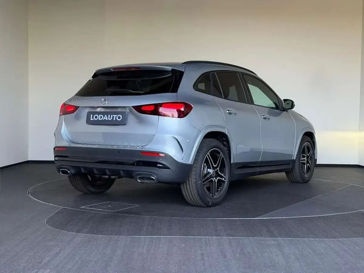 Nuova Mercedes GLA200 AMG line 150 CV (110 kW) 2025 Argento SUV