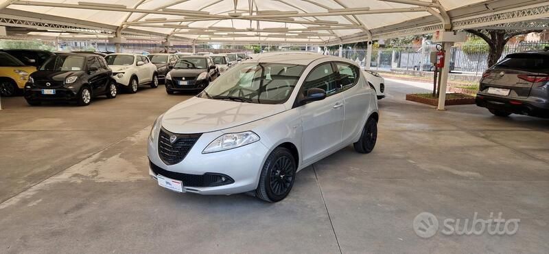 Usata Lancia Ypsilon S 95 CV (69 kW) 2015 Argento Utilitaria