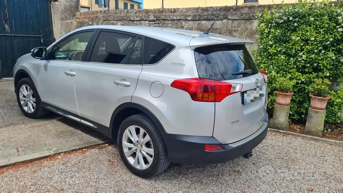 Usata Toyota RAV4 2014 Grigio SUV