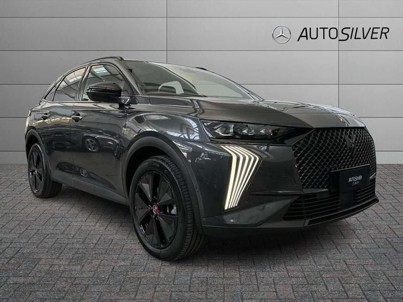Grigio scuro / metallizzato Usata 2024 DS Automobiles DS7 Crossback Performance Line Plus SUV | 33.900 € (Molto cara) - Immagine 1/4