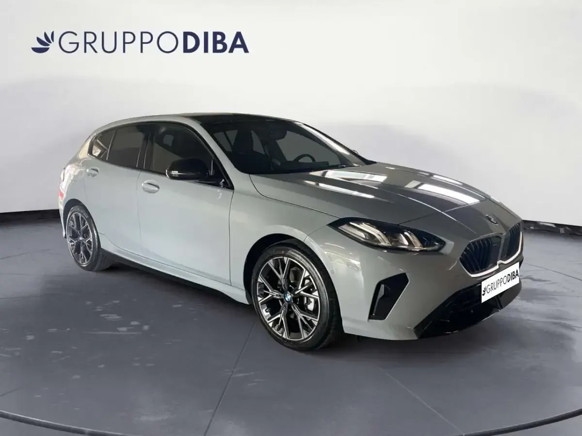 Nuova BMW 116 Efficient Dynamics 122 CV (89 kW) 2026 Grigio Utilitaria