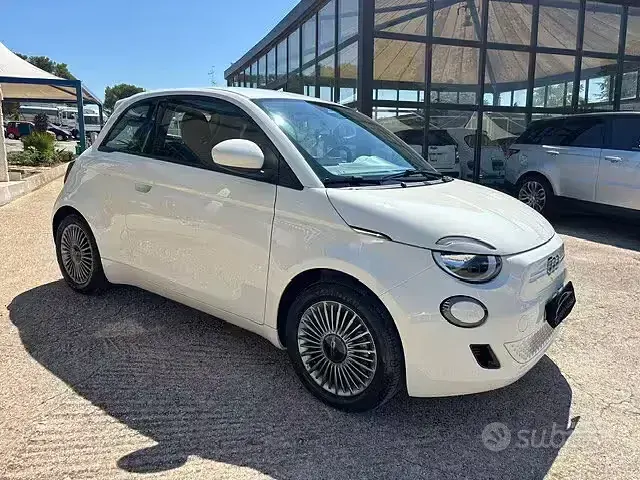 Usata Fiat 500e La Prima 42 kW (58 CV) 2024 Bianco Berlina