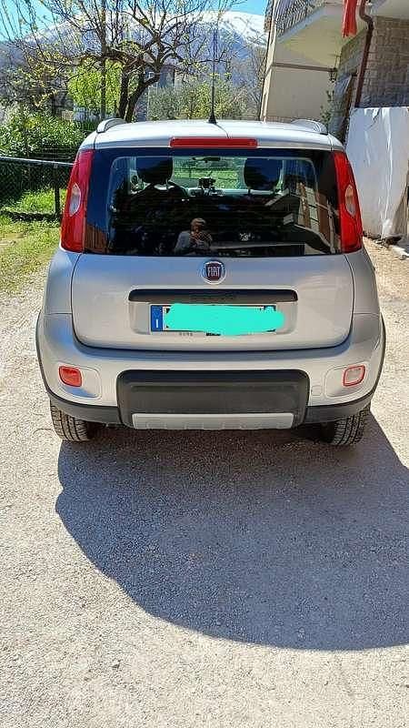 Usado Fiat Panda 4x4 S 86 CV (63 kW) 2018 Gris Utilitario