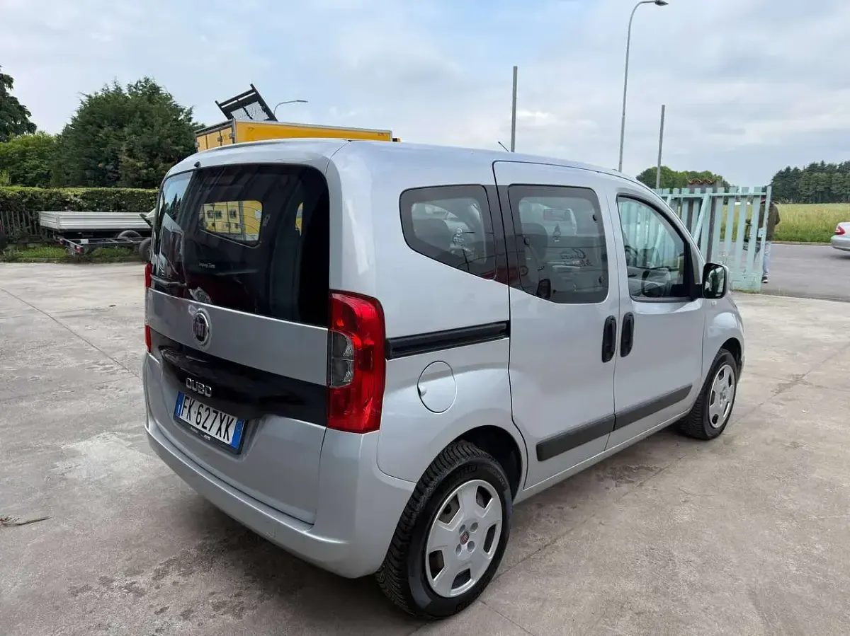 Usata Fiat Qubo Trekking 80 CV (58 kW) 2017 Argento Monovolume