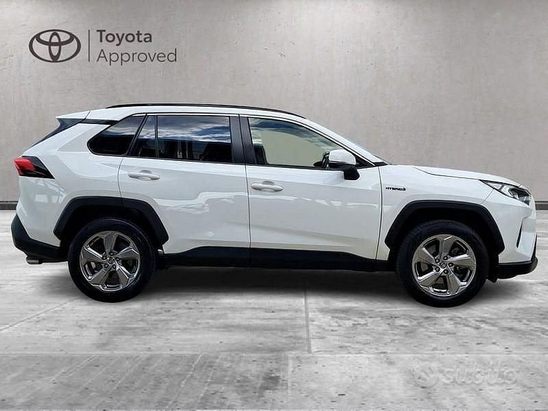 Usata Toyota RAV4 Hybrid 218 CV (160 kW) 2021 Bianco SUV