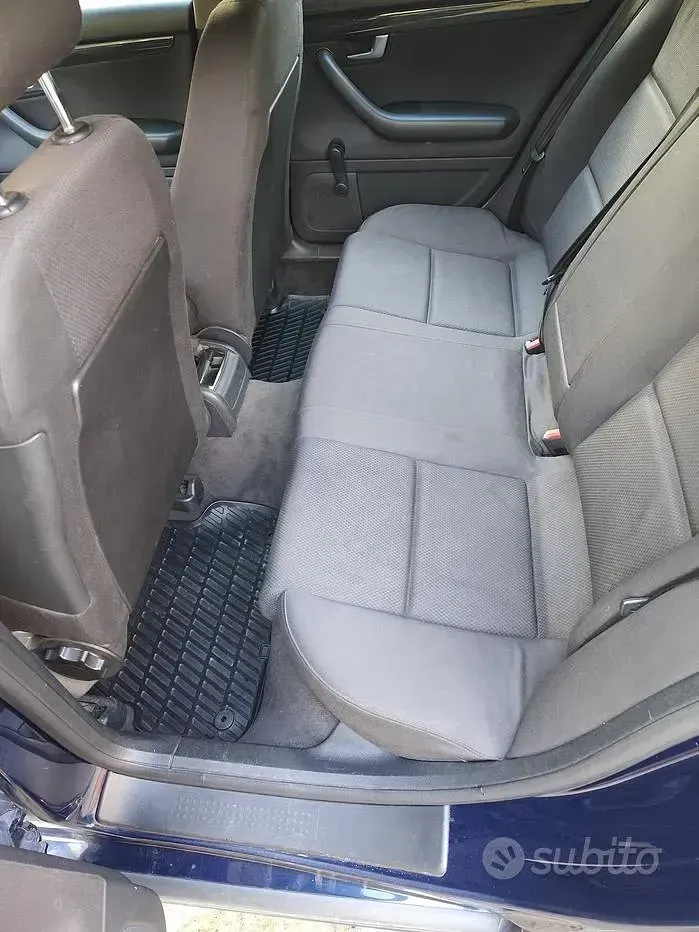 Usata Audi A4 130 CV (95 kW) 2004 Blu Station wagon