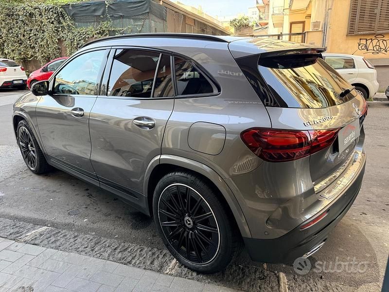 Usata Mercedes GLA200 Advanced 149 CV (109 kW) 2023 Grigio SUV