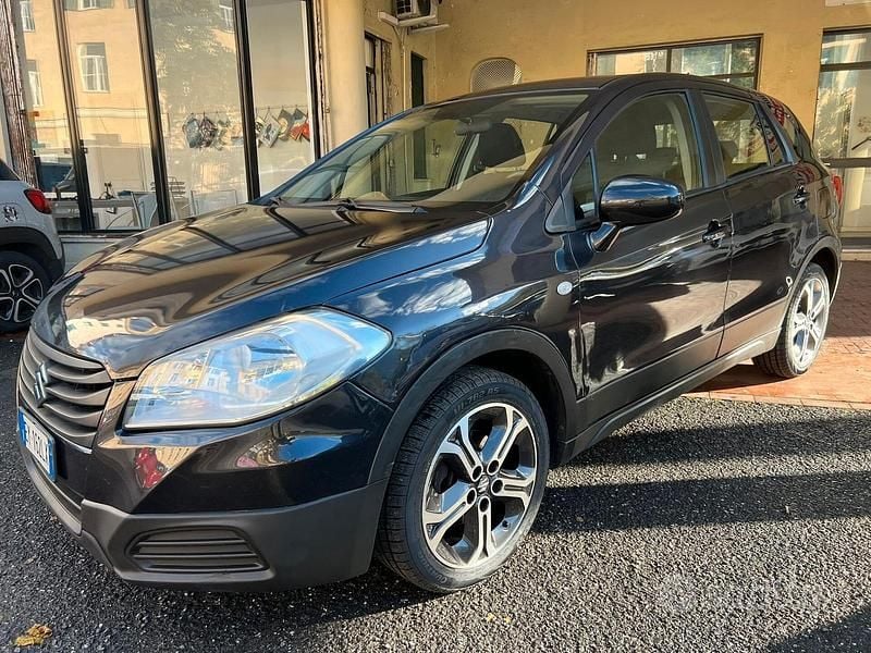 Nero Usata 2015 Suzuki SX4 S-Cross Style SUV | 7900 € (Ottimo prezzo) - Immagine 1/4