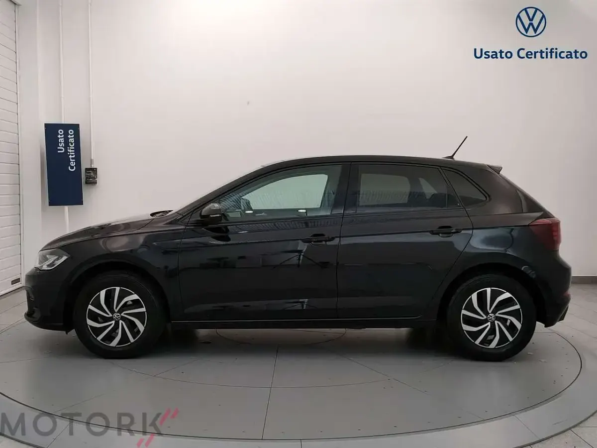 Usata VW Polo Life 95 CV (69 kW) 2023 Nero Utilitaria