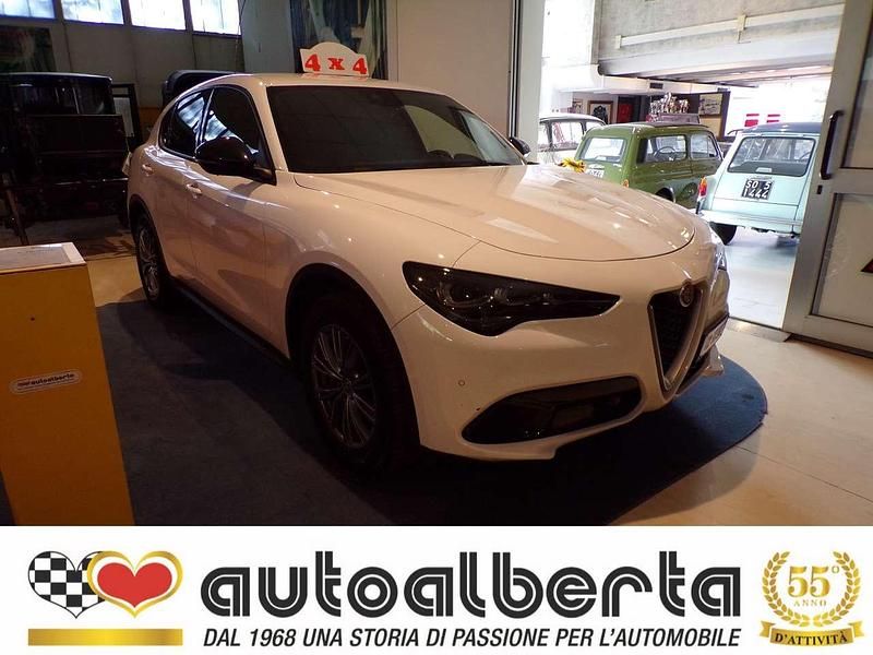 Usata Alfa Romeo Stelvio Super 209 CV (153 kW) 2023 Bianco pastello SUV