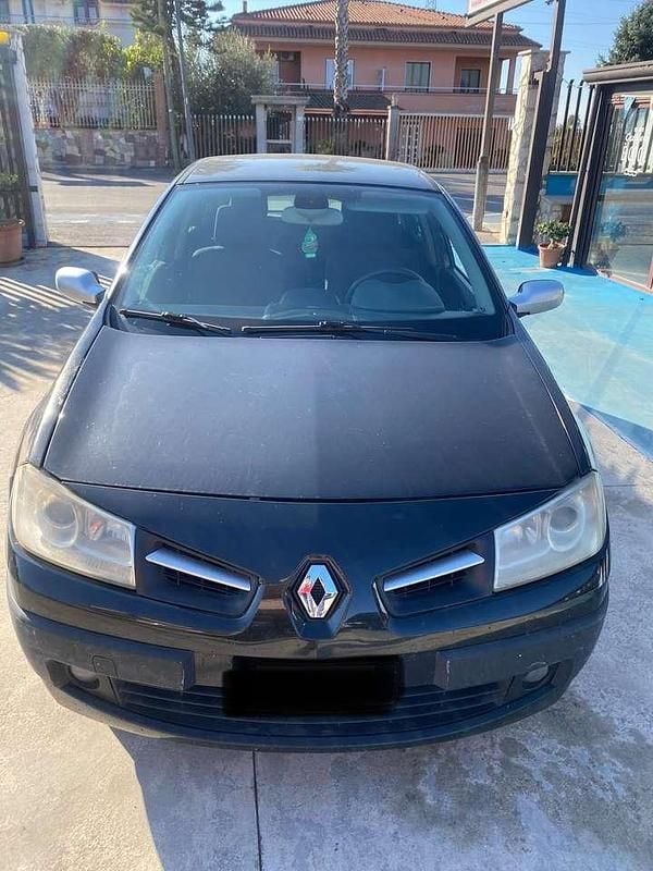 Nero Usata 2008 Renault Mégane II Tre volumi | 1300 € (Ottimo prezzo) - Immagine 1/4