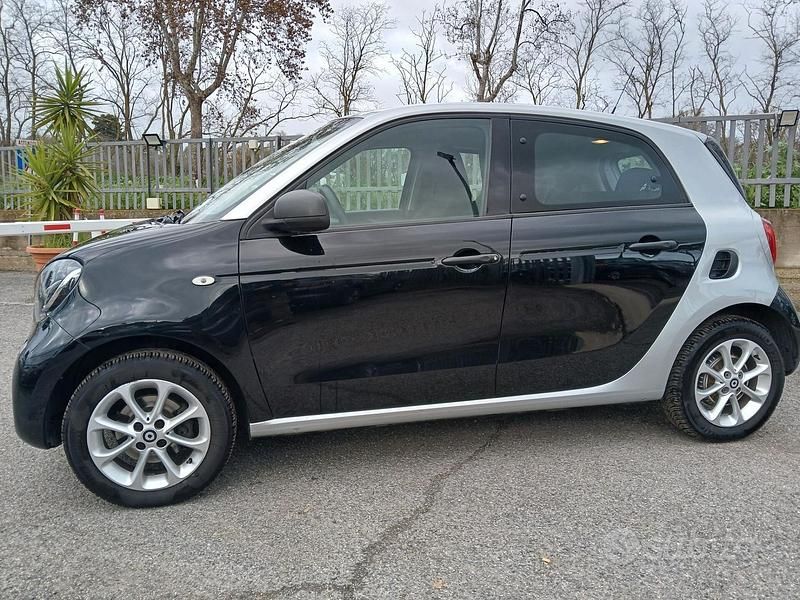Usata Smart ForFour Passion 71 CV (52 kW) 2017 Nero Utilitaria