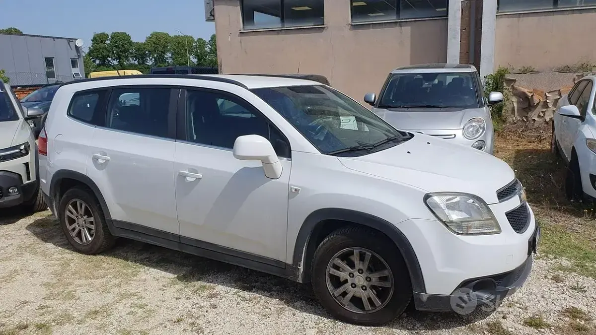 Usata Chevrolet Orlando 163 CV (119 kW) 2012 Bianco Monovolume