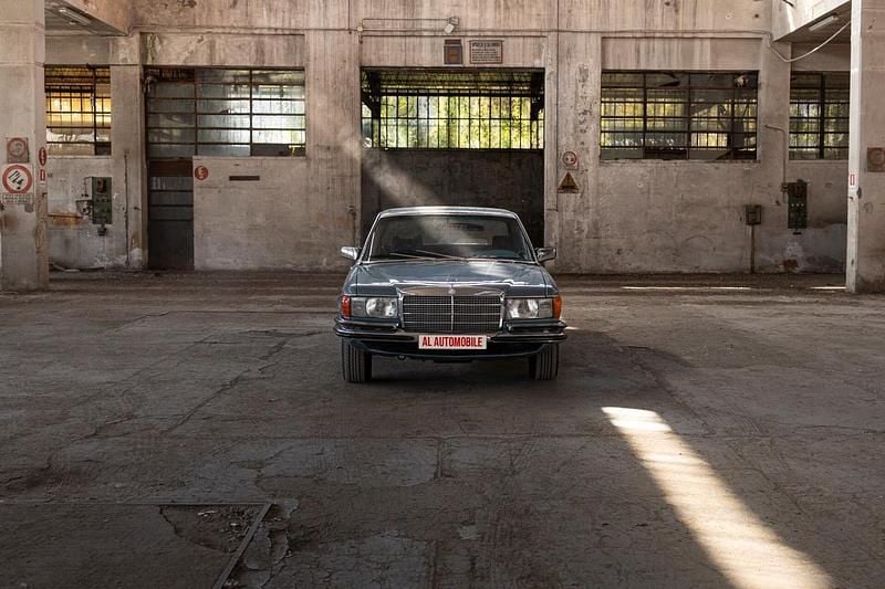 Usata Mercedes 350 SE 199 CV (146 kW) 1979 Blu Berlina