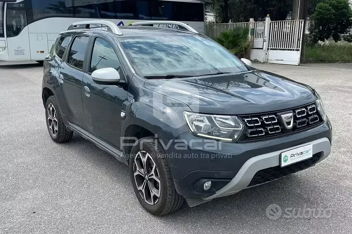 Usata Dacia Duster Prestige 101 CV (74 kW) 2021 Grigio SUV