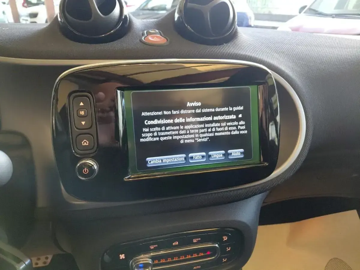 Usata Smart ForTwo Cabrio Passion 90 CV (66 kW) 2017 Bianco Cabrio