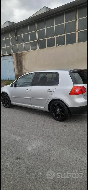 Usata VW Golf IV 115 CV (84 kW) 2005 Berlina