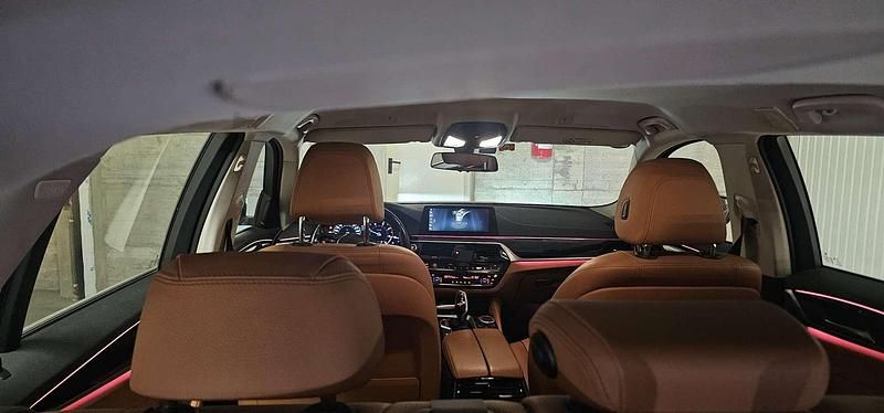 Usata BMW 520 Luxury Line 190 CV (139 kW) 2019 Blu/azzurro Station wagon