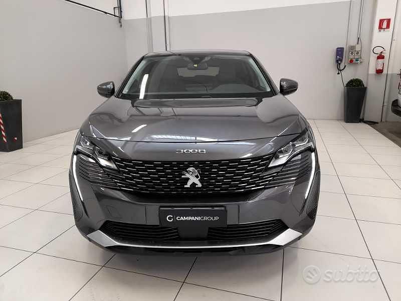 Usata Peugeot 3008 Allure 131 CV (96 kW) 2021 Grigio platinum SUV