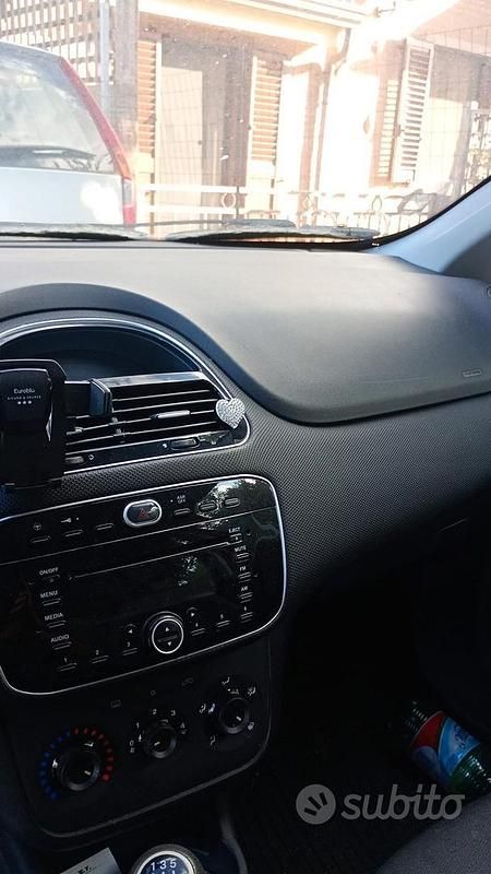 Usata Fiat Grande Punto 75 CV (55 kW) 2013 Rosso Utilitaria