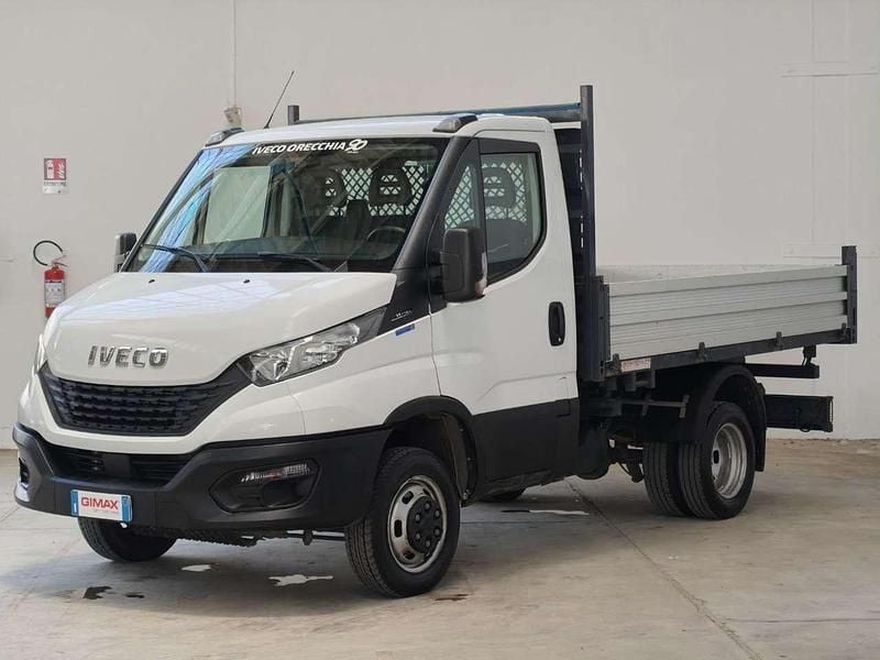 Usata Iveco Daily 136 CV (100 kW) 2021 Bianco Furgone