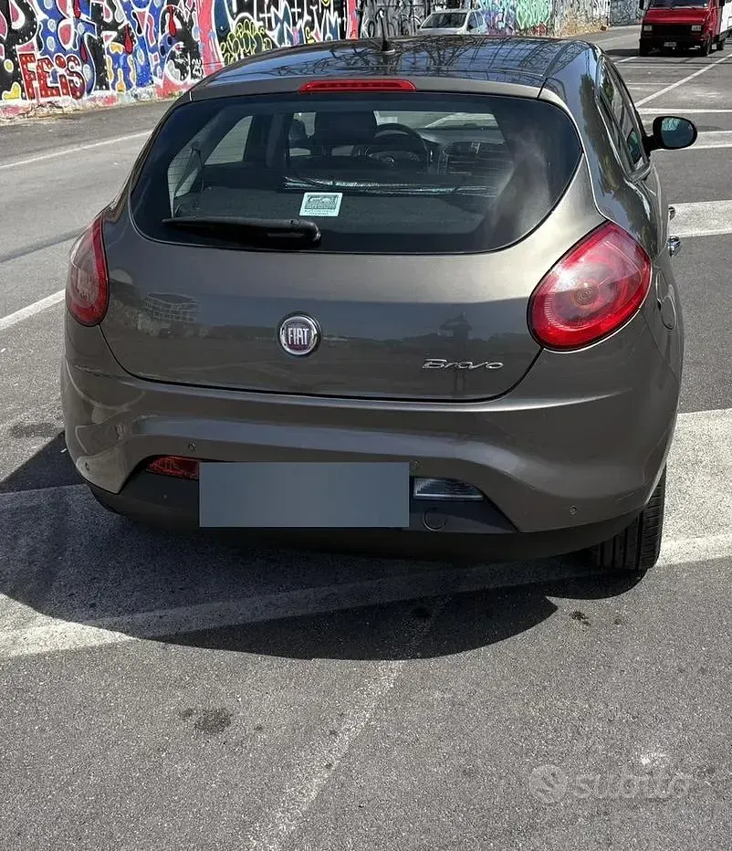 Usata Fiat Bravo 120 CV (88 kW) 2008 Marrone Utilitaria