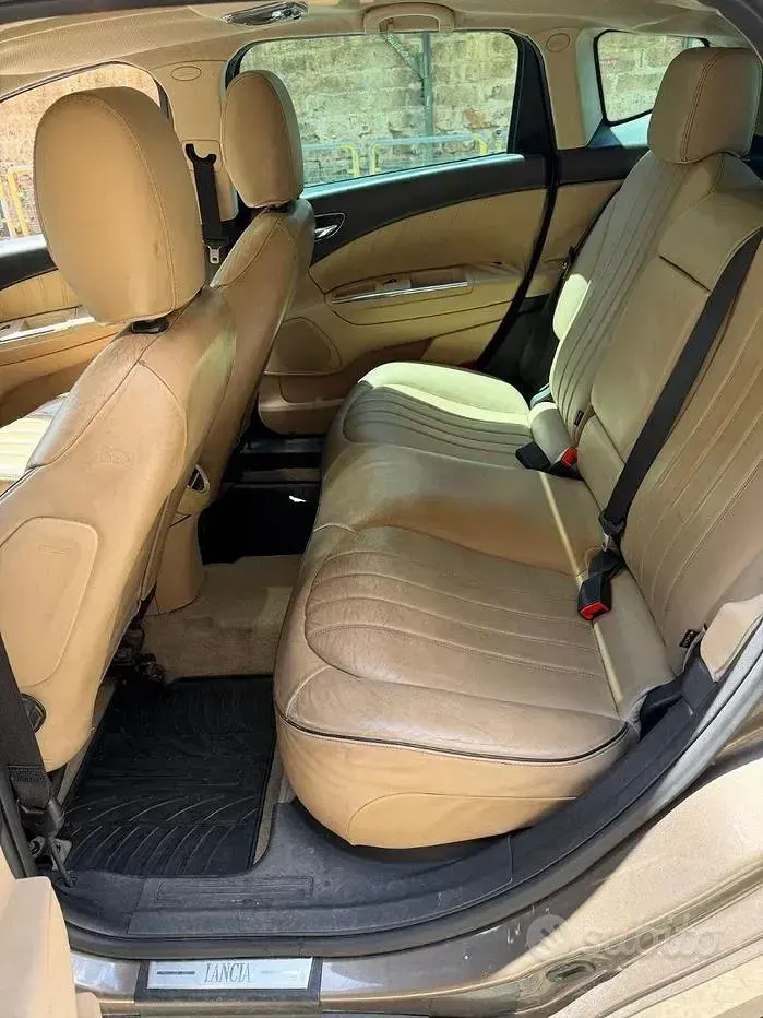 Usata Lancia Delta Gold 165 CV (121 kW) 2011 Utilitaria