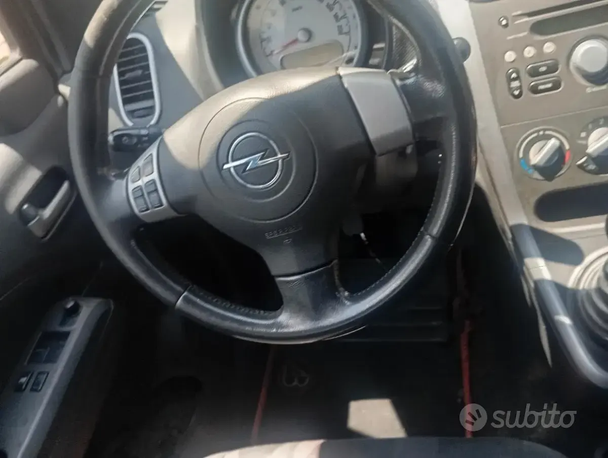Usata Opel Agila 58 CV (42 kW) 2010 Grigio Utilitaria