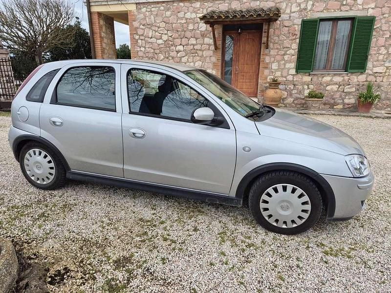 Usata Opel Corsa Enjoy 80 CV (58 kW) 2005 Grigio Utilitaria