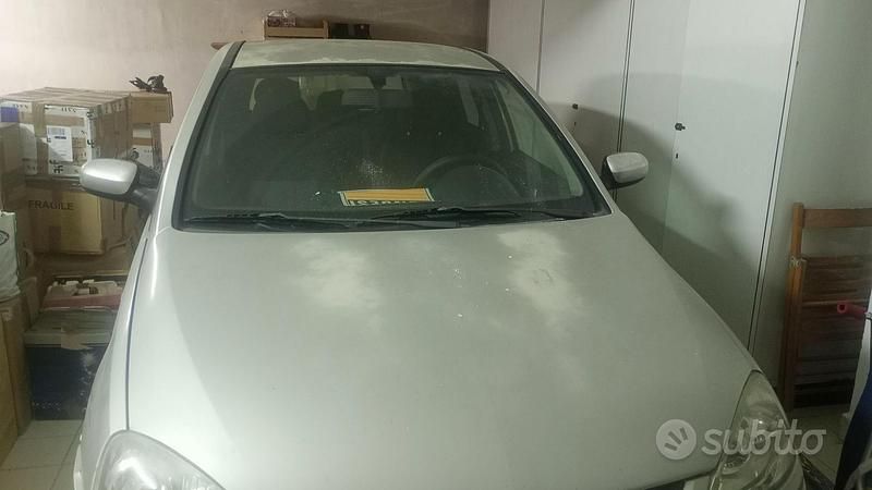 Usata Opel Corsa 69 CV (50 kW) 2006 Grigio Utilitaria