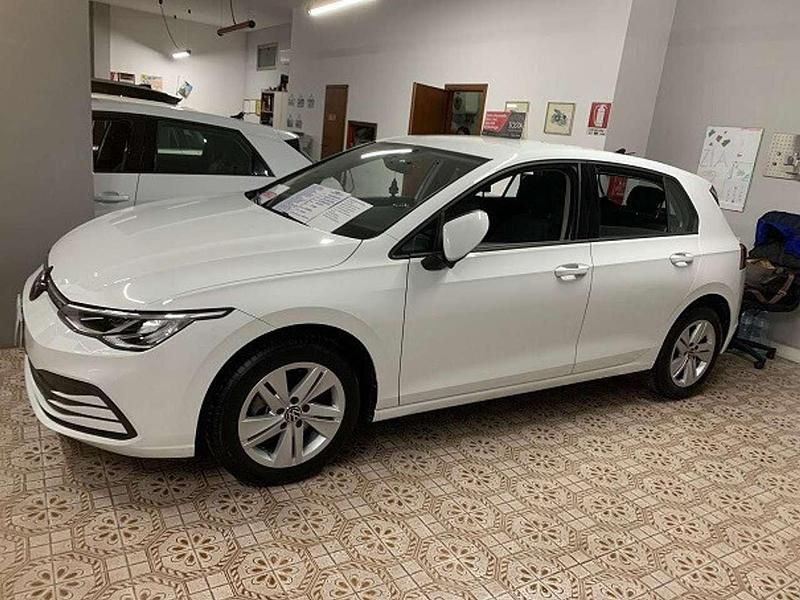 Usata VW Golf VIII Life 110 CV (80 kW) 2024 Bianco Berlina